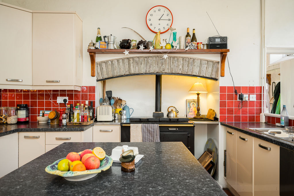 Kitchen / Breakfast Room- click for photo gallery